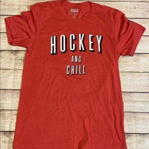 Women’s Hockey and Chill T shirt size S